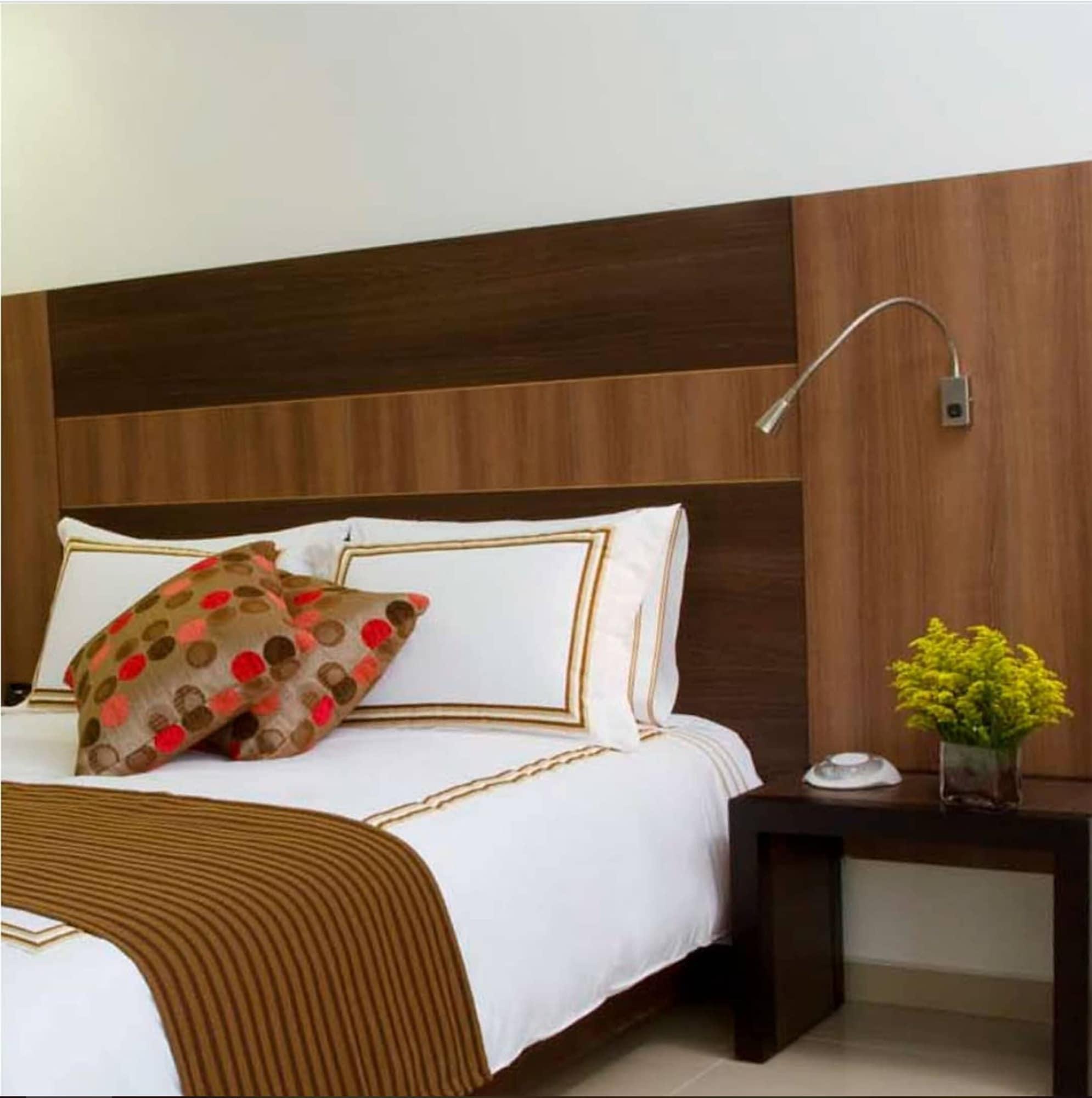 San Simon Hotel Pereira By Soratama Экстерьер фото A wall mounted reading light