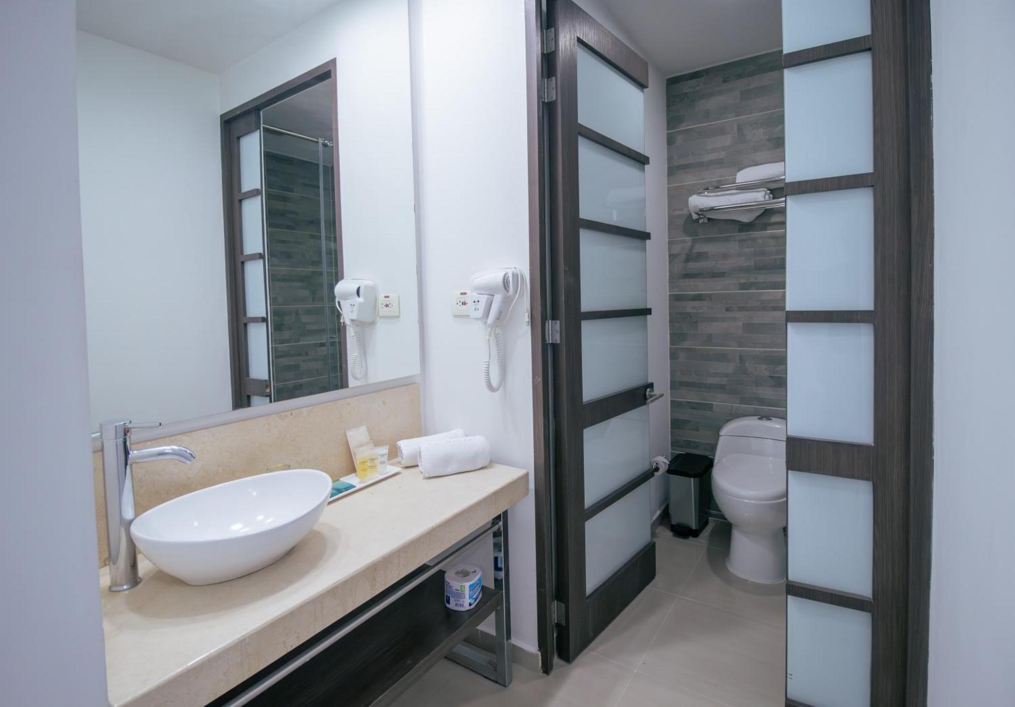 San Simon Hotel Pereira By Soratama Экстерьер фото Bathroom