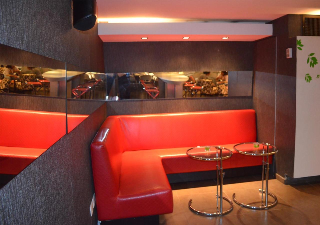 San Simon Hotel Pereira By Soratama Экстерьер фото Interior of a nightclub